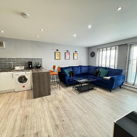 Rnm - Business Professionals Stay, Walsall City Centre, 2 Bedroom With Ensuite And Bathroom, Entire Place, Kitchen & Washroom With Amenities, Smart Tv, Easy Access, Fast Wifi, Parking Nearby, Great Transport Links Dış mekan fotoğraf