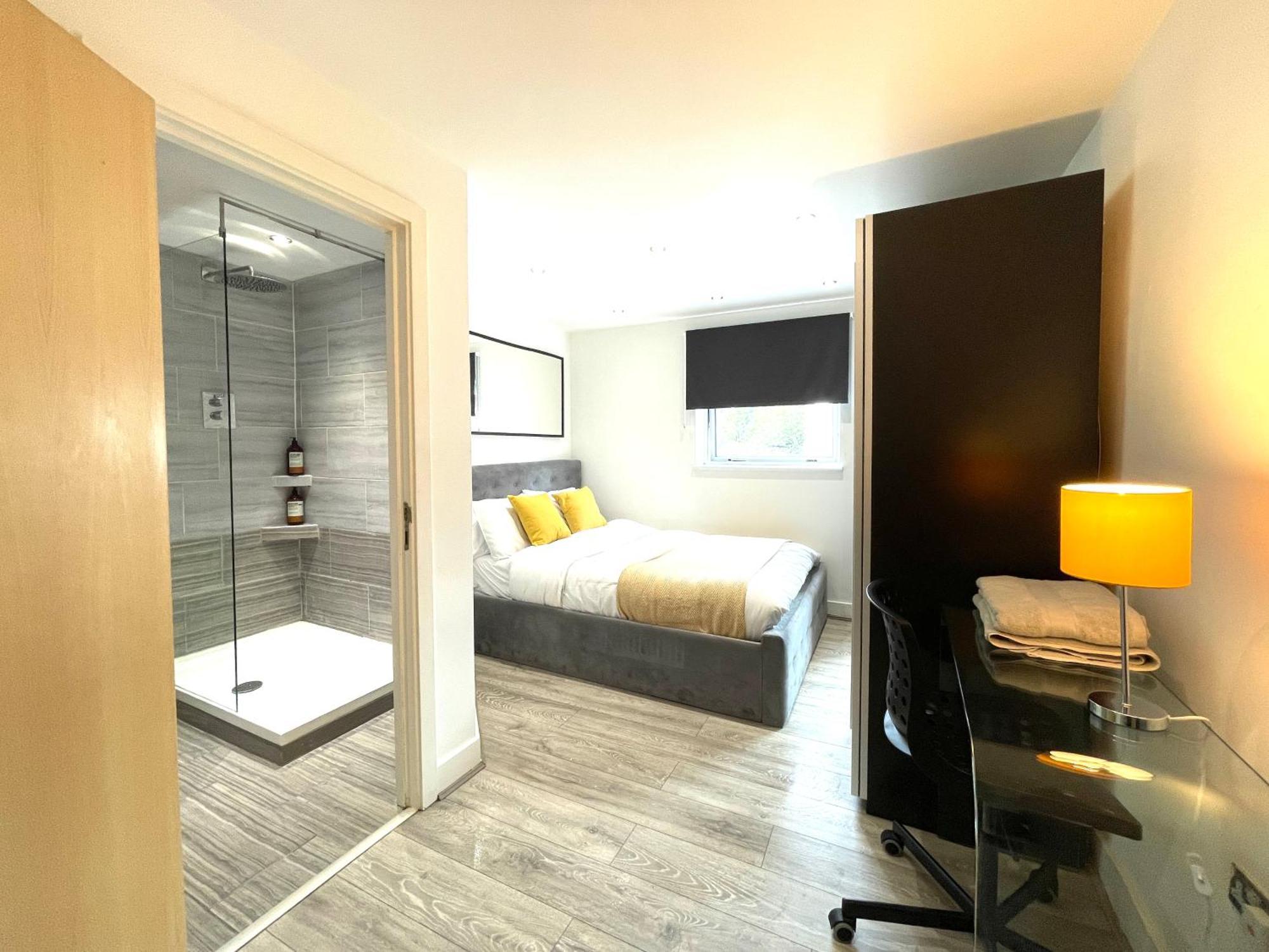 Rnm - Business Professionals Stay, Walsall City Centre, 2 Bedroom With Ensuite And Bathroom, Entire Place, Kitchen & Washroom With Amenities, Smart Tv, Easy Access, Fast Wifi, Parking Nearby, Great Transport Links Dış mekan fotoğraf