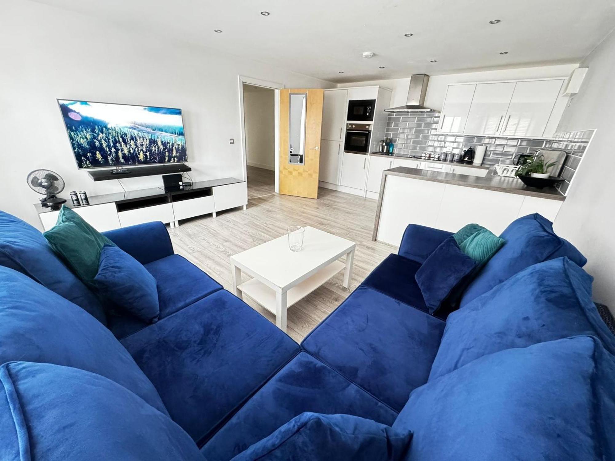 Rnm - Business Professionals Stay, Walsall City Centre, 2 Bedroom With Ensuite And Bathroom, Entire Place, Kitchen & Washroom With Amenities, Smart Tv, Easy Access, Fast Wifi, Parking Nearby, Great Transport Links Dış mekan fotoğraf